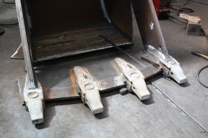 Komatsu PC600 Bucket Rebuild